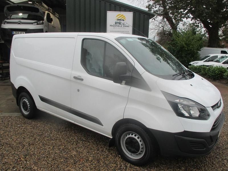 White Used 2017 Ford Transit Custom Van | £6,995 (Good price) - Image 1/4