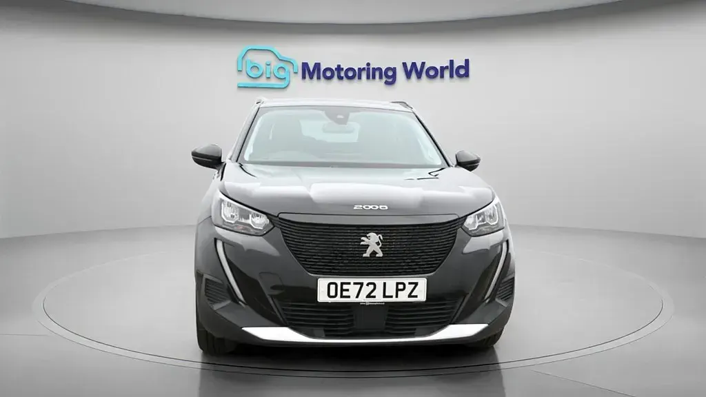 Gebraucht Peugeot e-2008 Allure+ 100 kW (136 PS) 2022 SUV