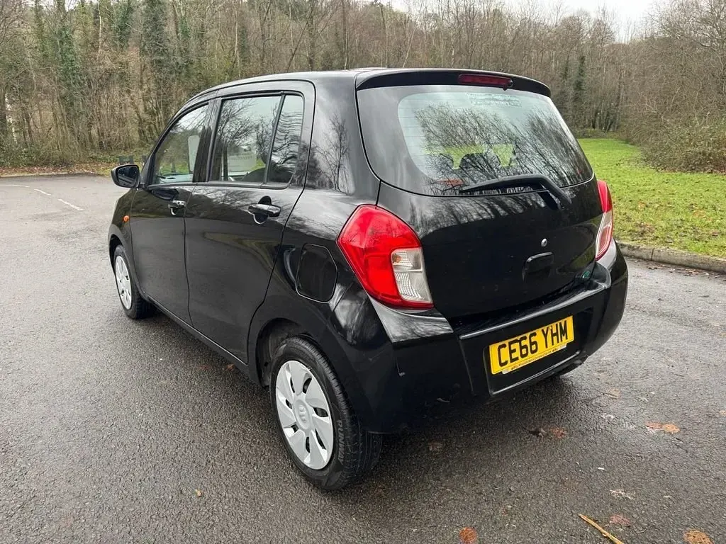 Usado Suzuki Celerio 68 HP (50 kW) 2016 Preto Citadino