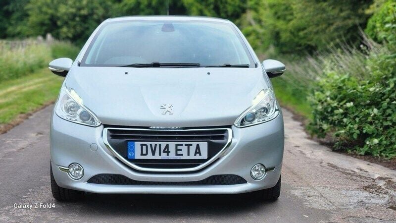 Silver Used 2014 Peugeot 208 Allure Hatchback | £7,495 (Fair price) - Image 1/4