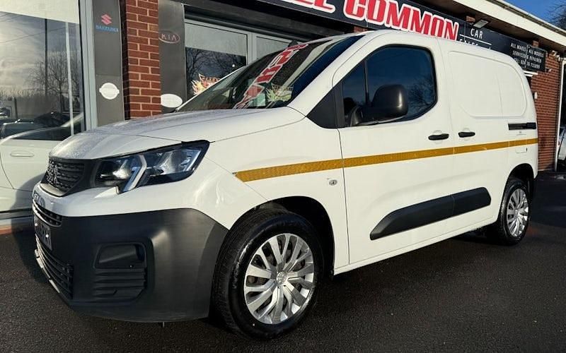 Used Peugeot Partner 102 HP (75 kW) 2020 White MPV
