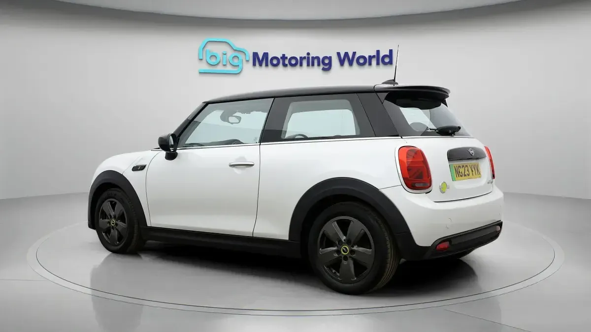 Used Mini Cooper SE Hatch 135 kW (184 HP) 2023 Hatchback