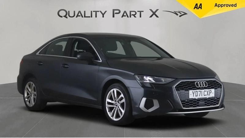 Begagnad Audi A3 Sport 116 HK (85 kW) 2021 Grå Sedan