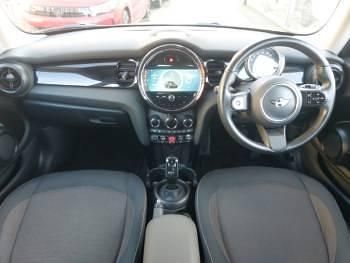 Used Mini Cooper Classic 136 HP (100 kW) 2022 Yellow Hatchback