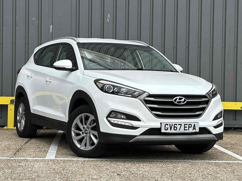 White Used 2018 Hyundai Tucson SE SUV | £9,795 (Good price) - Image 1/4