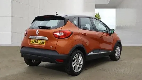 Used Renault Captur Dynamique 90 HP (66 kW) 2015 Orange/black SUV