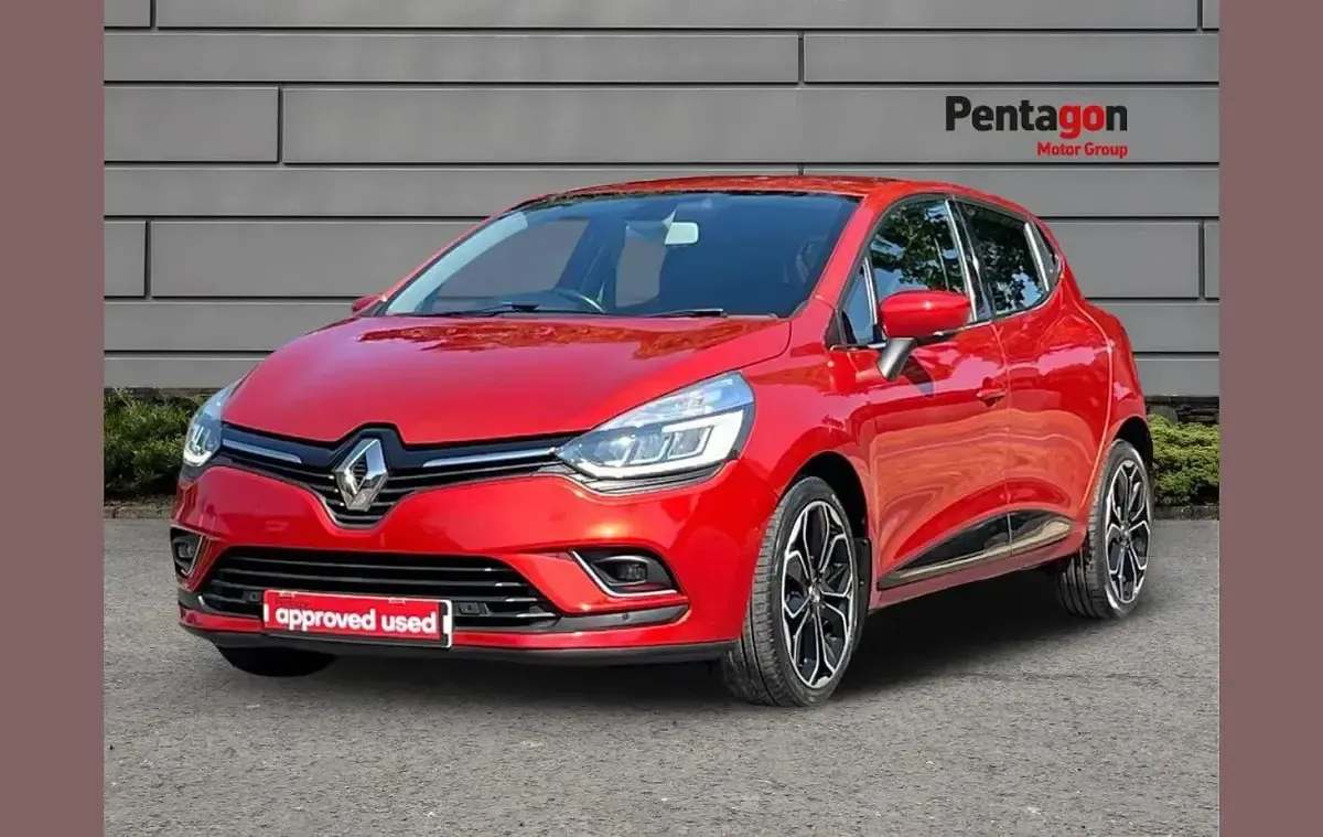 Used Renault Clio Signature 88 HP (64 kW) 2018 Red Hatchback