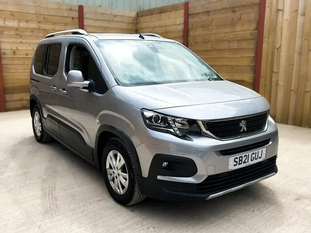 Used Peugeot Rifter Allure 131 HP (96 kW) 2021 Grey MPV