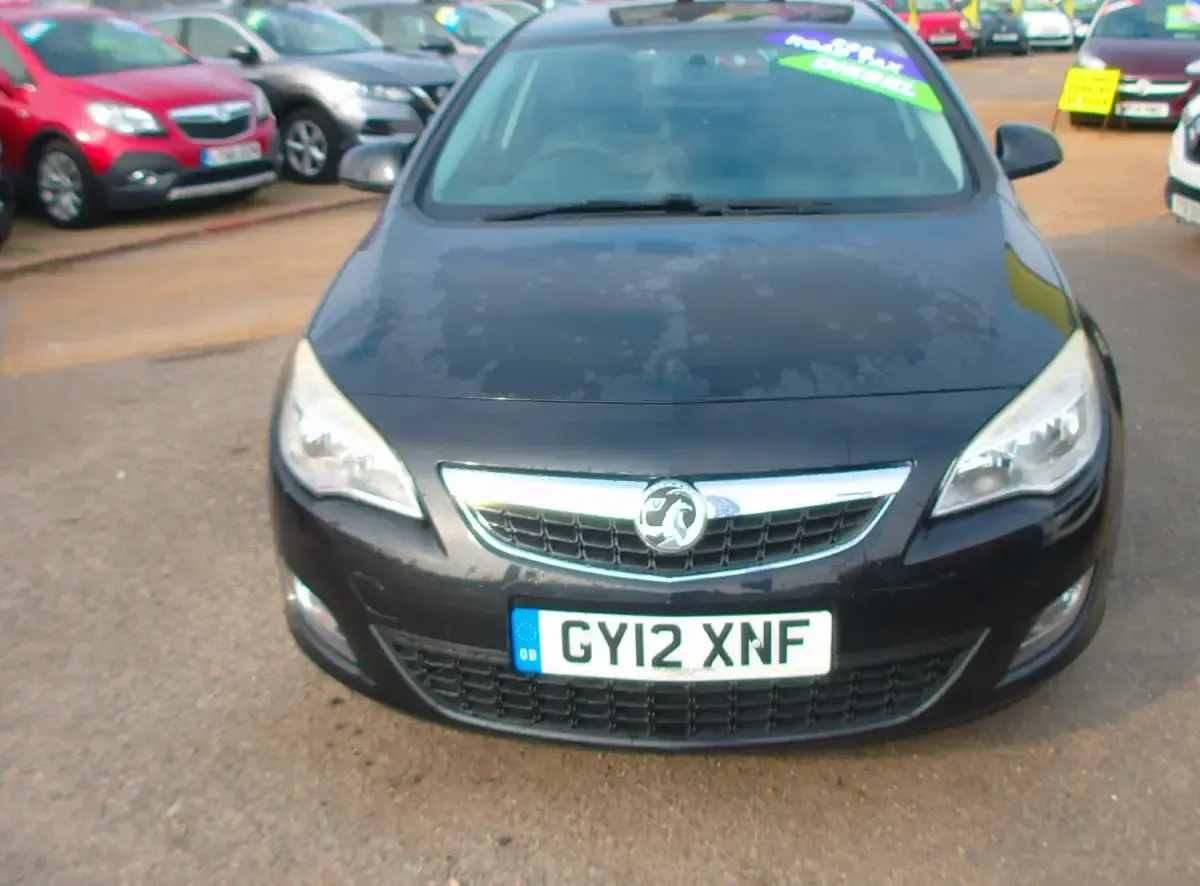 Used Vauxhall Astra Active 110 HP (80 kW) 2012 Black Hatchback