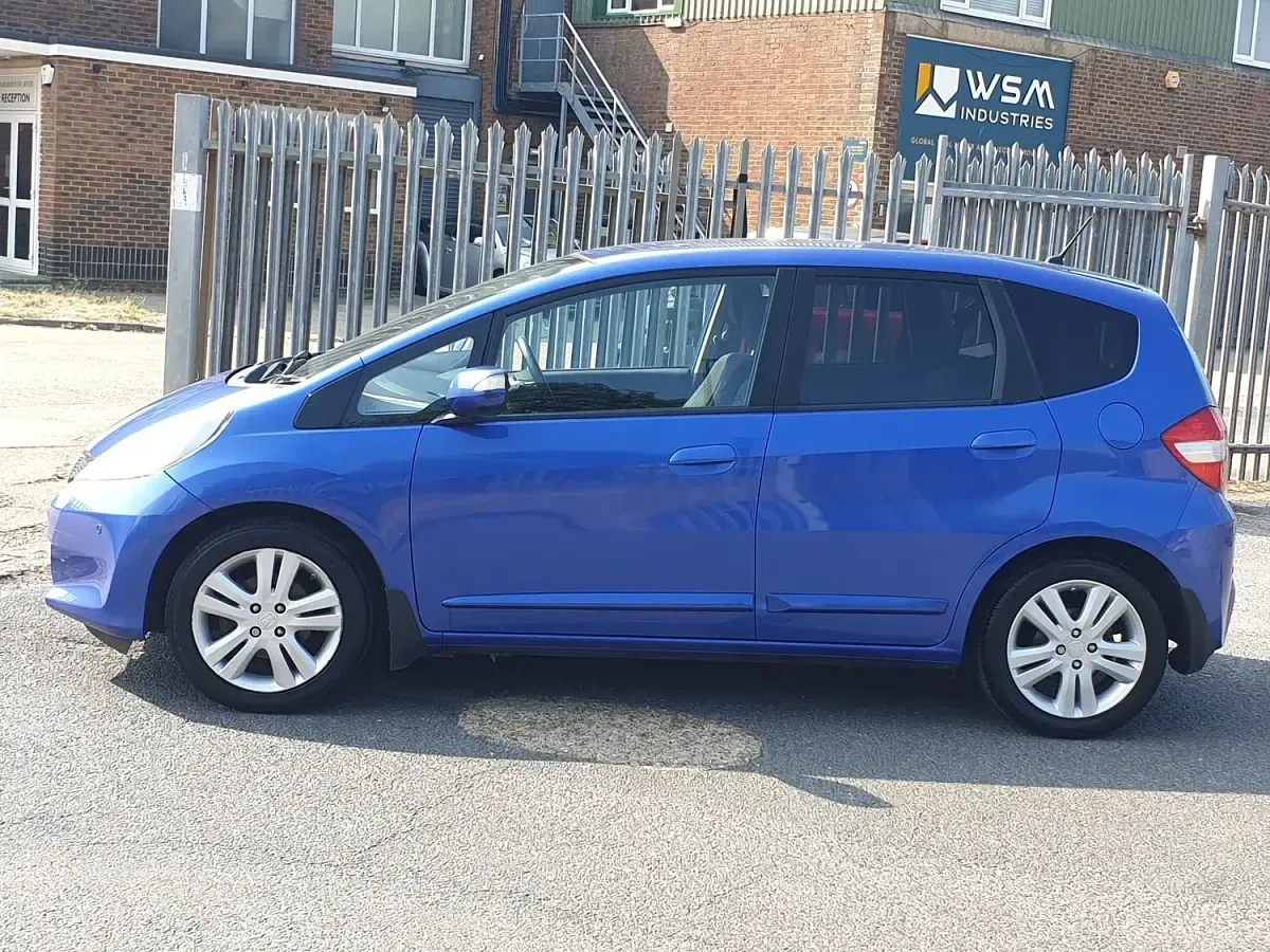 Used Honda Jazz ES 99 HP (72 kW) 2015 Blue Hatchback