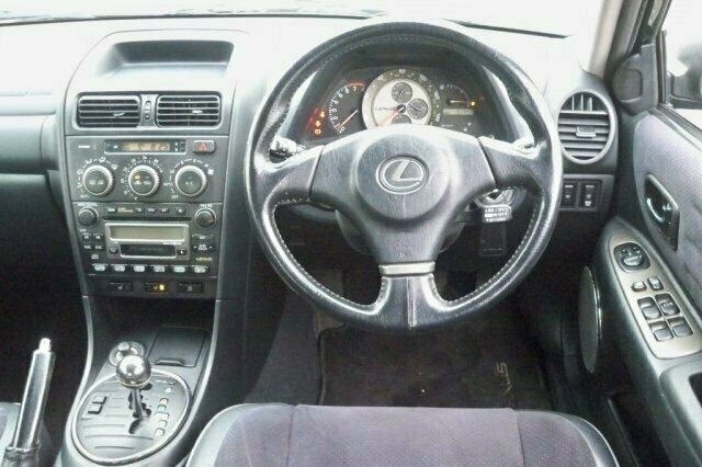Used Lexus IS200 153 HP (112 kW) 2003 Sedan