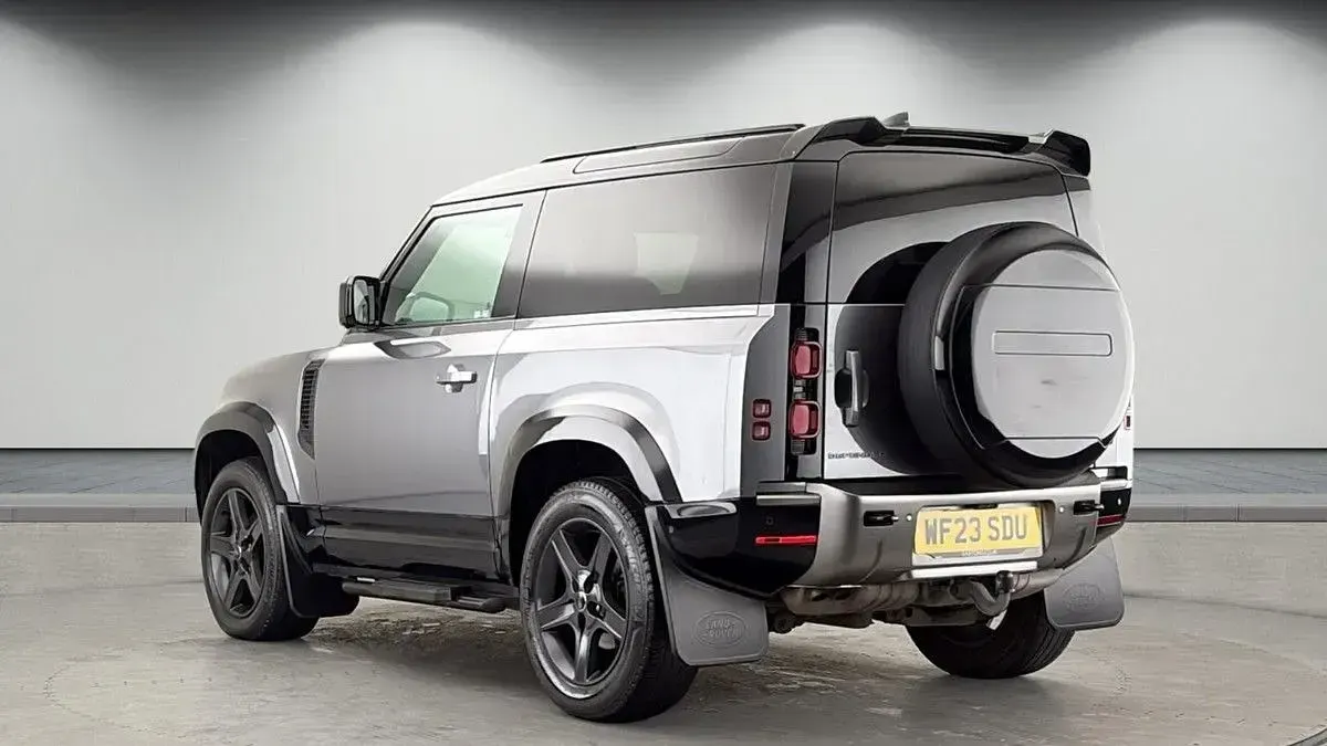 Usado Land Rover Defender SE Dynamic 250 CV (183 kW) 2023 Gris SUV