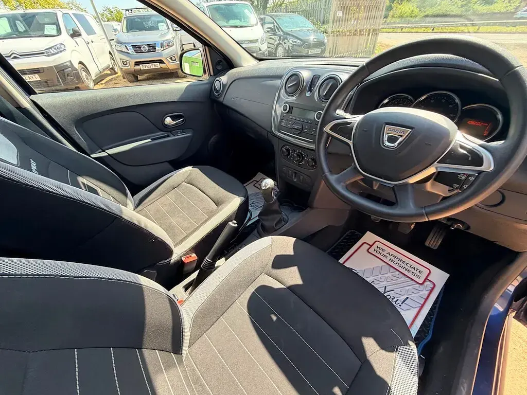 Used Dacia Sandero Ambiance 90 HP (66 kW) 2017 Blue Hatchback