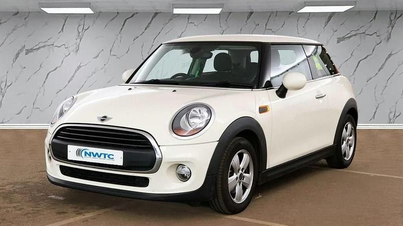 Used Mini One D Hatch 95 HP (69 kW) 2016 White Hatchback