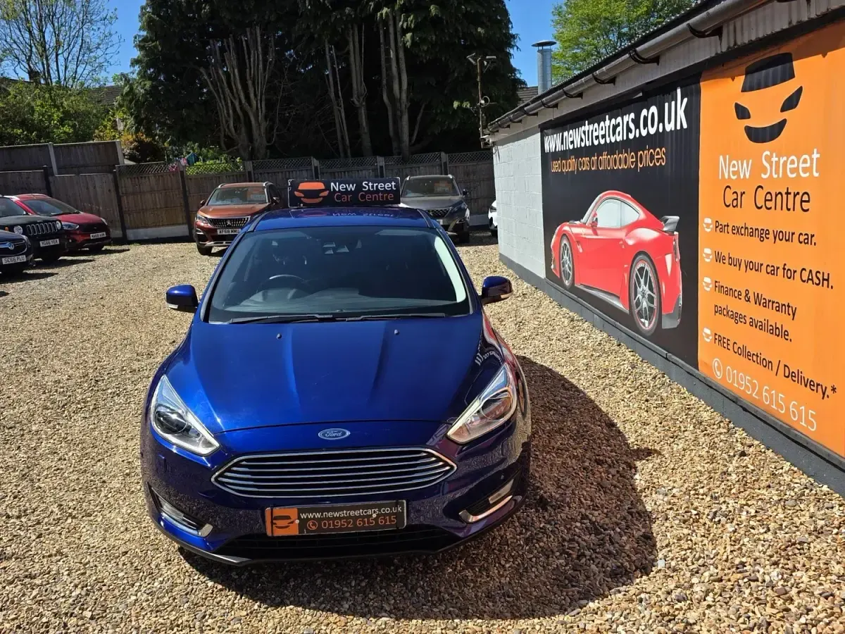 Gebraucht Ford Focus Titanium X 125 PS (91 kW) 2017 Blau Kleinwagen