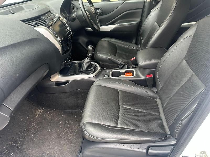 Used Nissan Navara Tekna 2020 White Pickup