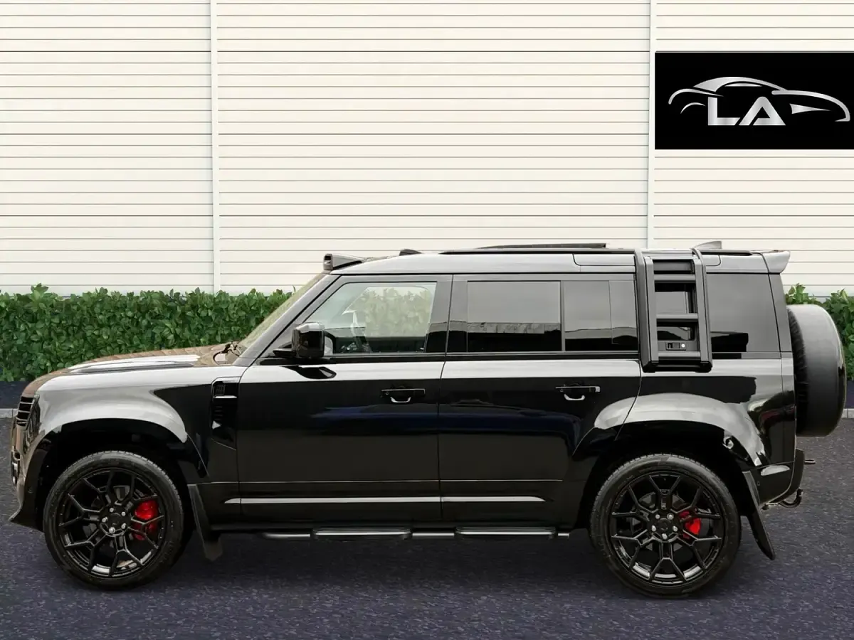 Used Land Rover Defender SE Dynamic 2026 Black SUV
