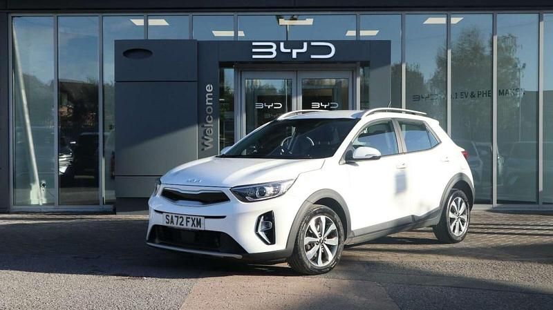 Used 2022 Kia Stonic SUV | £13,792 (Good price) - Image 1/3