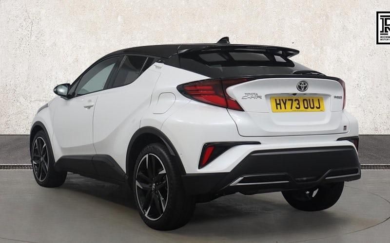 Used Toyota C-HR Sport 184 HP (135 kW) 2023 White SUV