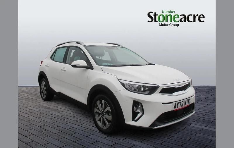 White Used 2022 Kia Stonic SUV | £14,295 (Good price) - Image 1/4
