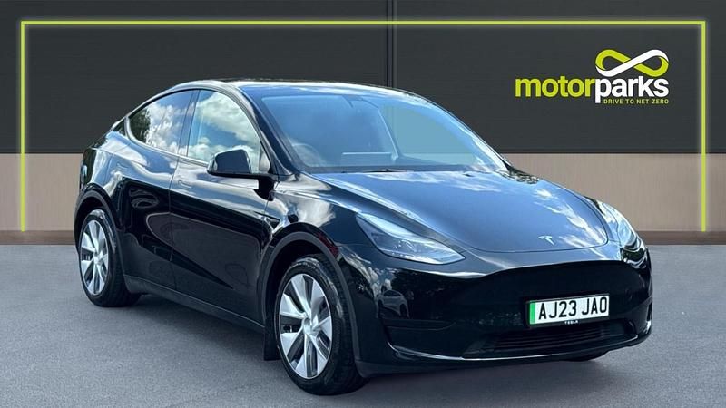 Metallic black Used 2023 Tesla Model Y SUV | £25,250 (Fair price) - Image 1/4