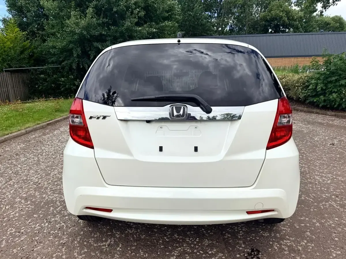 Used Honda Jazz 120 HP (88 kW) 2012 White Hatchback