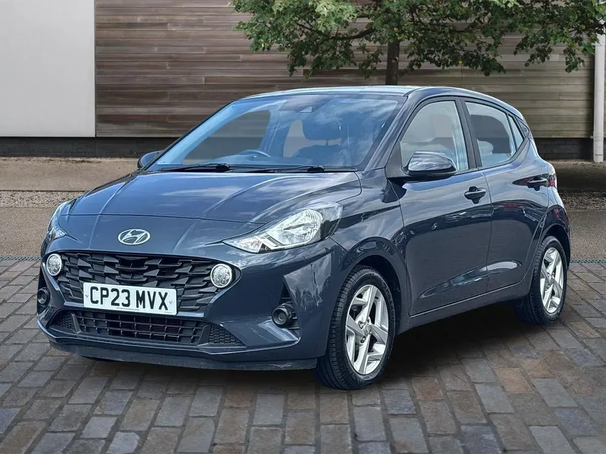 Used Hyundai i10 SE 67 HP (49 kW) 2023 Grey Hatchback