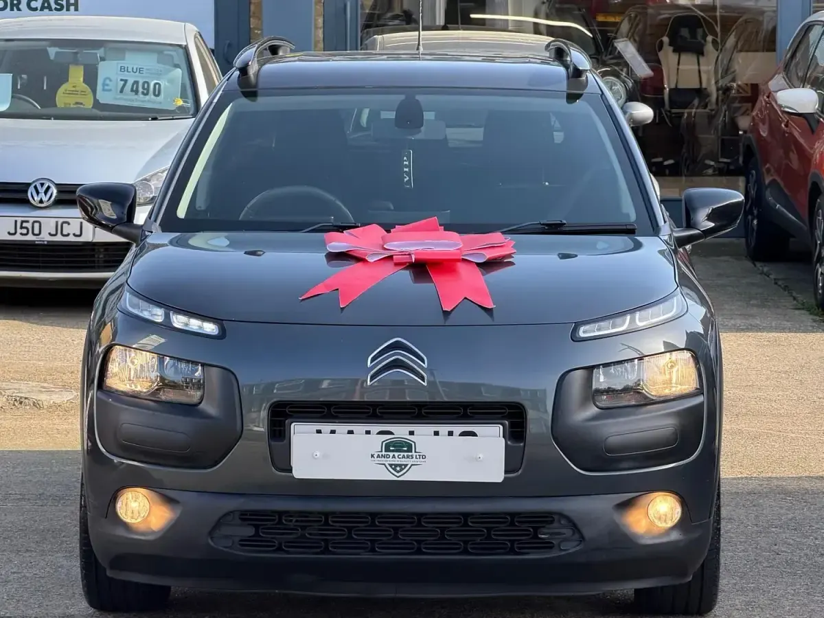 Usado Citroën C4 Cactus Flair 110 HP (80 kW) 2016 Cinzento Citadino