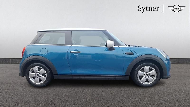 Used Mini Cooper Classic 134 HP (98 kW) 2023 Blue Hatchback