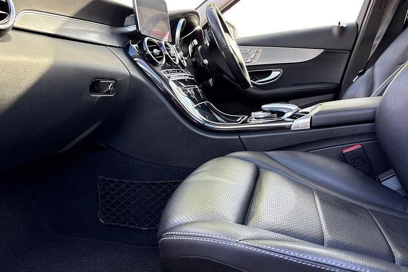 Begagnad Mercedes C220 Premium Plus 170 HK (125 kW) 2018 Silver Sedan