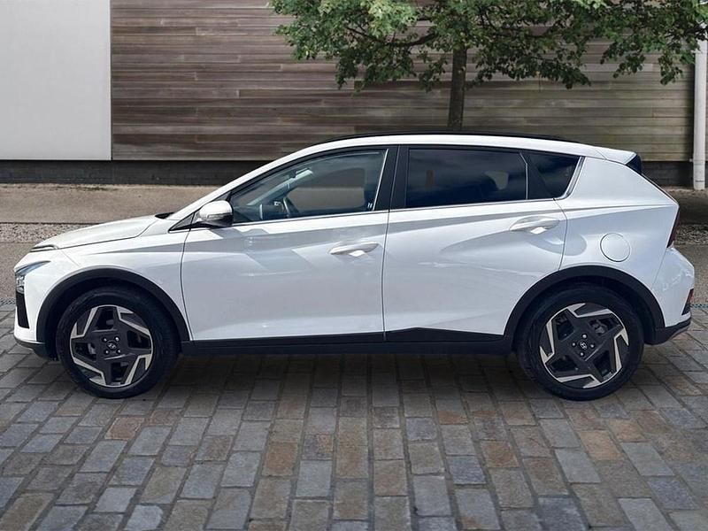 Used Hyundai Bayon Premium 100 HP (73 kW) 2024 White SUV
