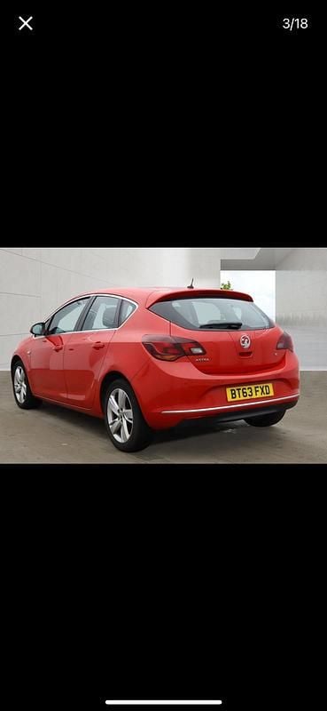 Second-hand Vauxhall Astra SRi 115 CP (84 kW) 2014 Roșu Hatchback