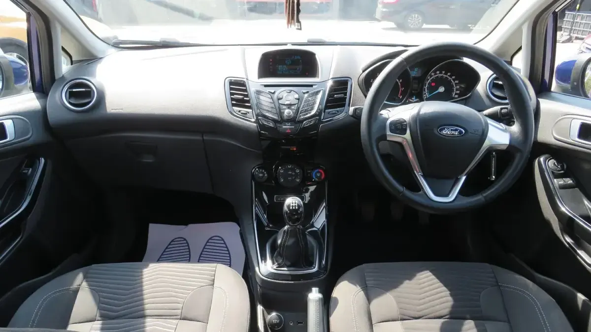 Used Ford Fiesta Zetec 2015 Blue Hatchback