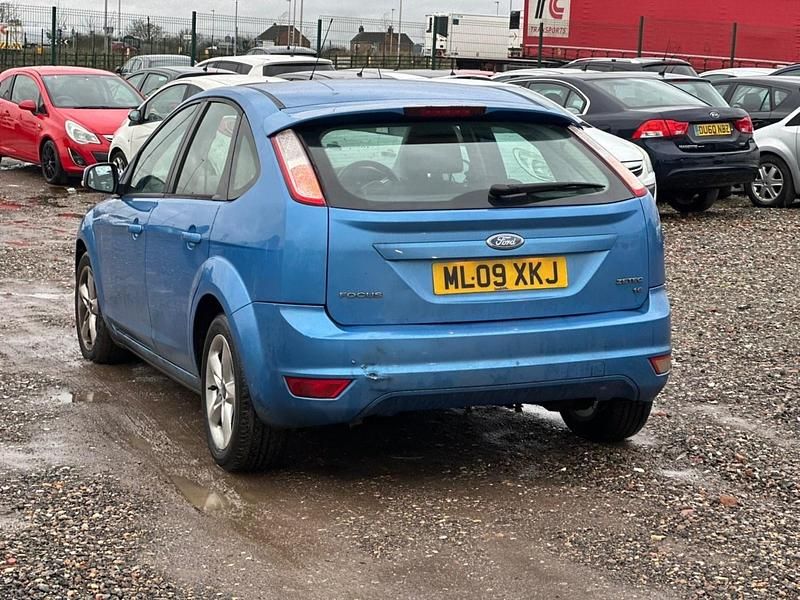 Used Ford Focus Zetec 2009 Blue Hatchback