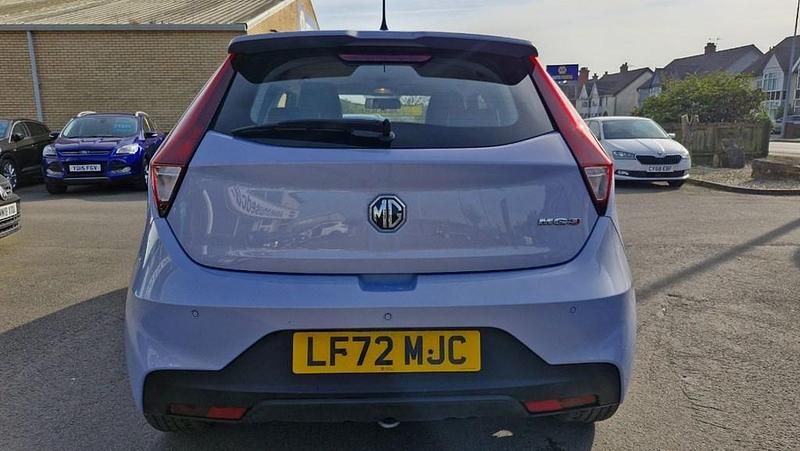 Usado MG MG3 Exclusive 106 CV (77 kW) 2023 Plateado Utilitario