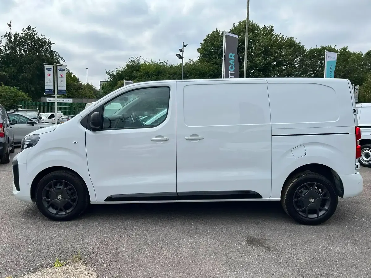 New Vauxhall Vivaro S 120 HP (88 kW) 2026 White MPV