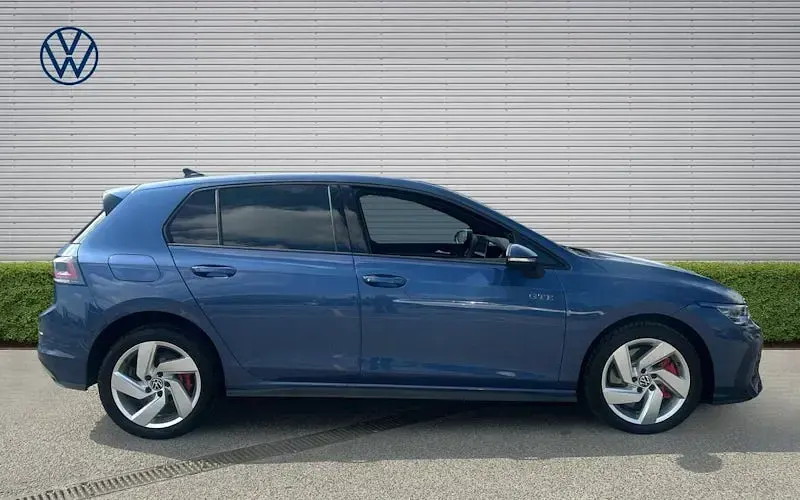 Used VW Golf VIII GTE 272 HP (200 kW) 2025 Blue Hatchback