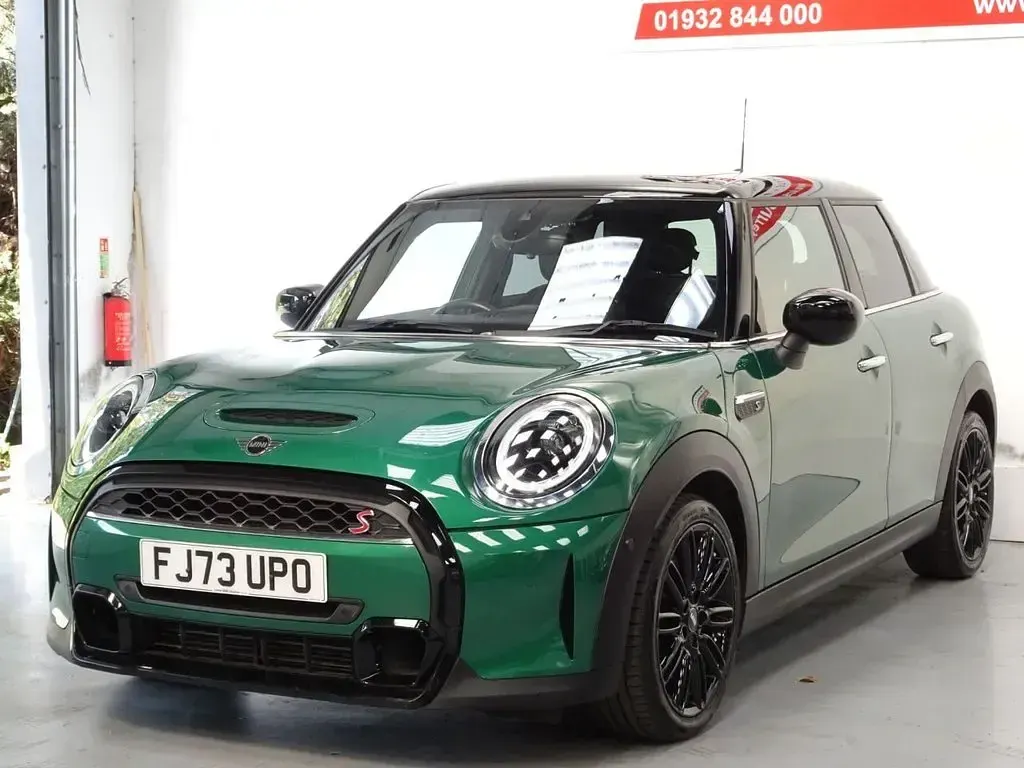 Used Mini Cooper S Exclusive 178 HP (130 kW) 2023 Green Hatchback