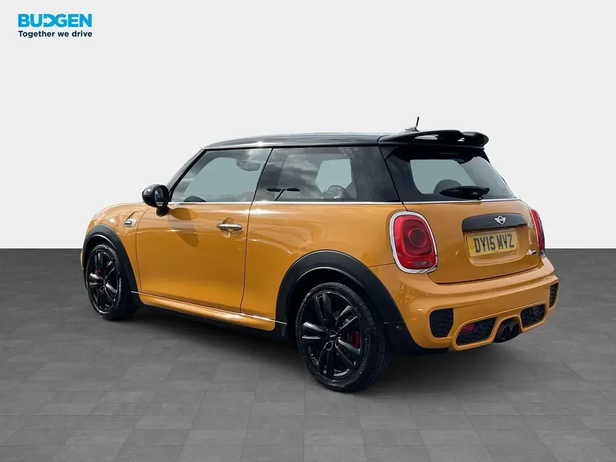 Used Mini John Cooper Works Hatch 227 HP (166 kW) 2015 Orange Hatchback