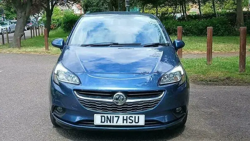 Used Vauxhall Corsa Design Edition 90 HP (66 kW) 2017 Blue Hatchback