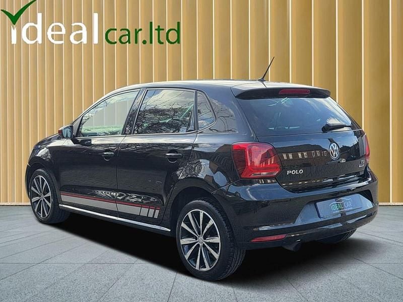 Begagnad VW Polo Beats 2016 Svart Halvkombi