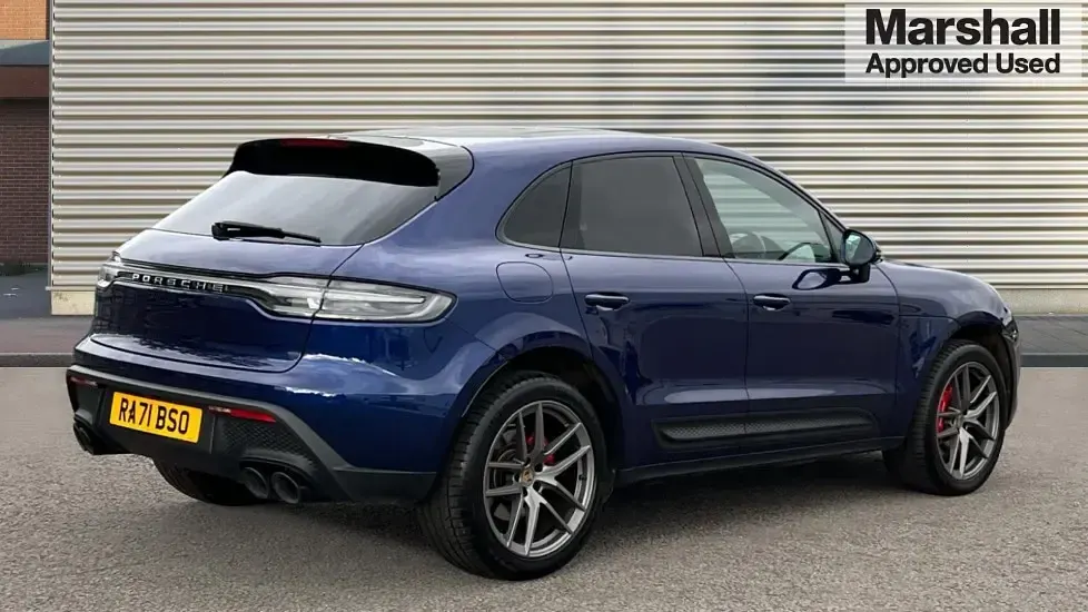 Used Porsche Macan 380 HP (279 kW) 2022 Blue SUV