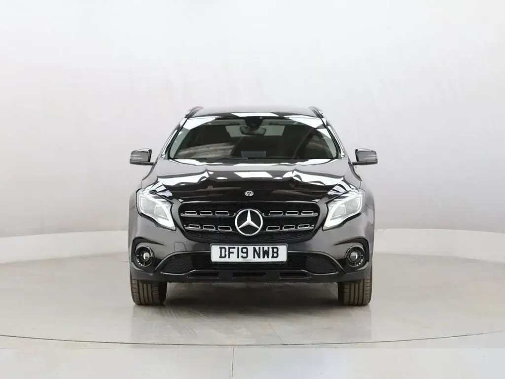 Used Mercedes GLA180 Urban 122 HP (89 kW) 2019 Black SUV