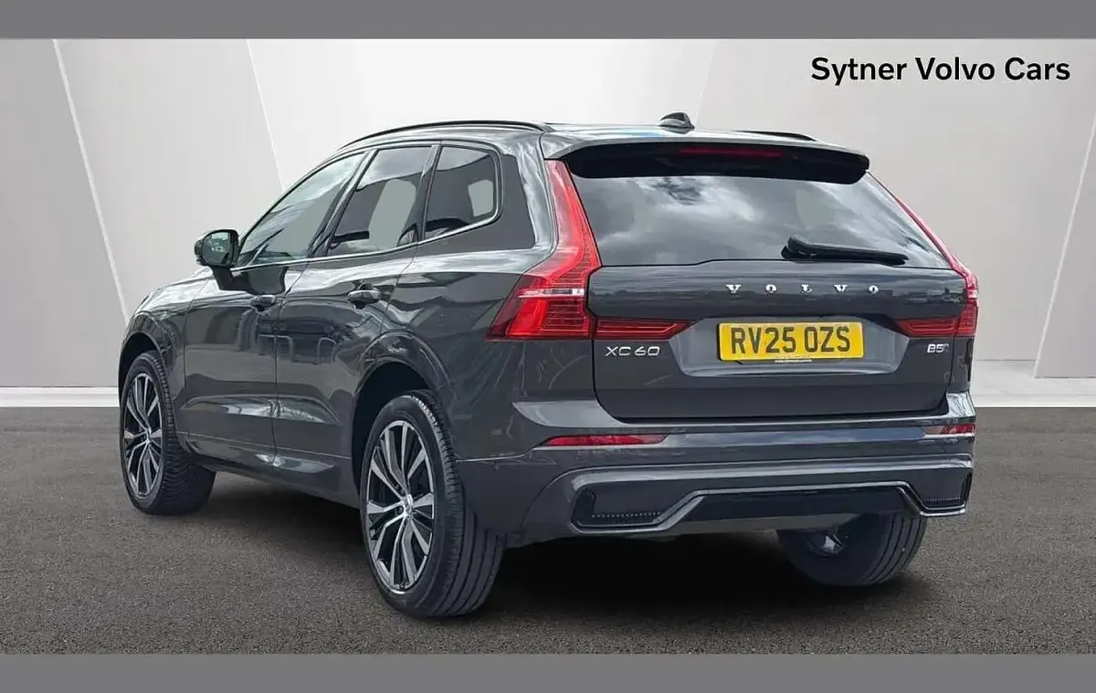 Used Volvo XC60 Plus 247 HP (181 kW) 2025 Grey SUV