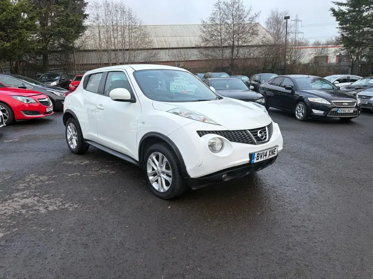 Usado Nissan Juke Acenta 110 HP (80 kW) 2014 Branco SUV
