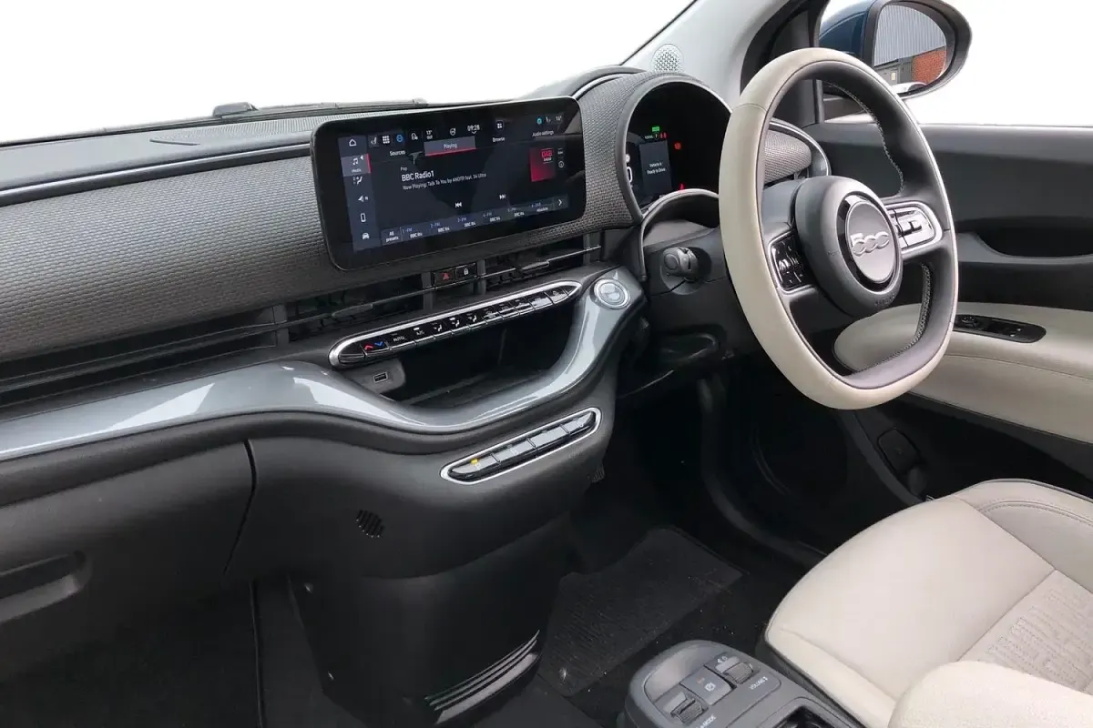 Używany Fiat 500e 86 kW (118 KM) 2024 Zielony Hatchback