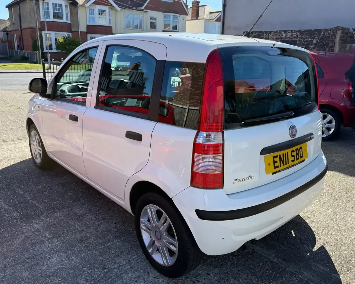 Usado Fiat Panda 69 HP (50 kW) 2011 Branco Citadino