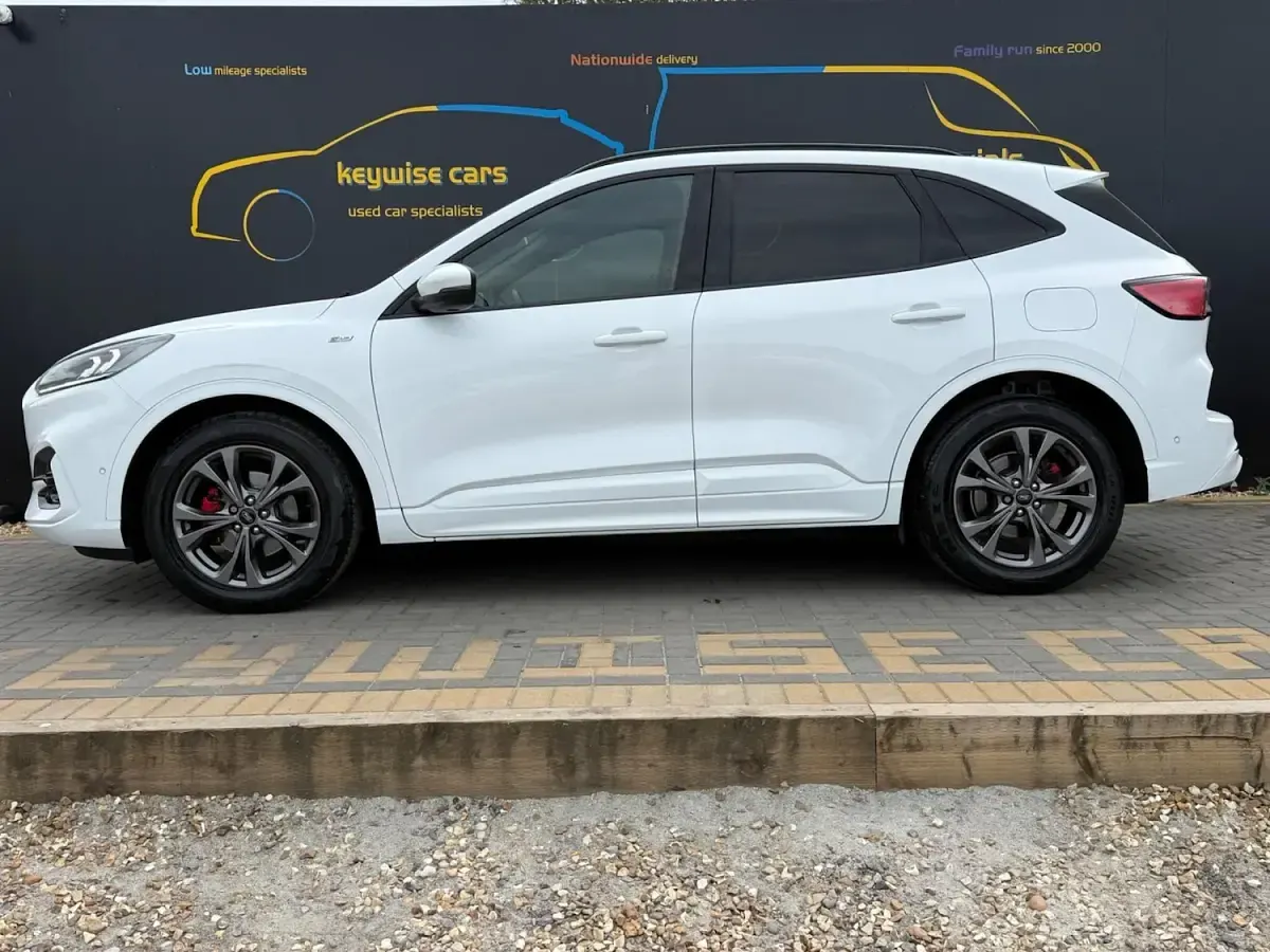 Used Ford Kuga ST-Line 150 HP (110 kW) 2020 White SUV