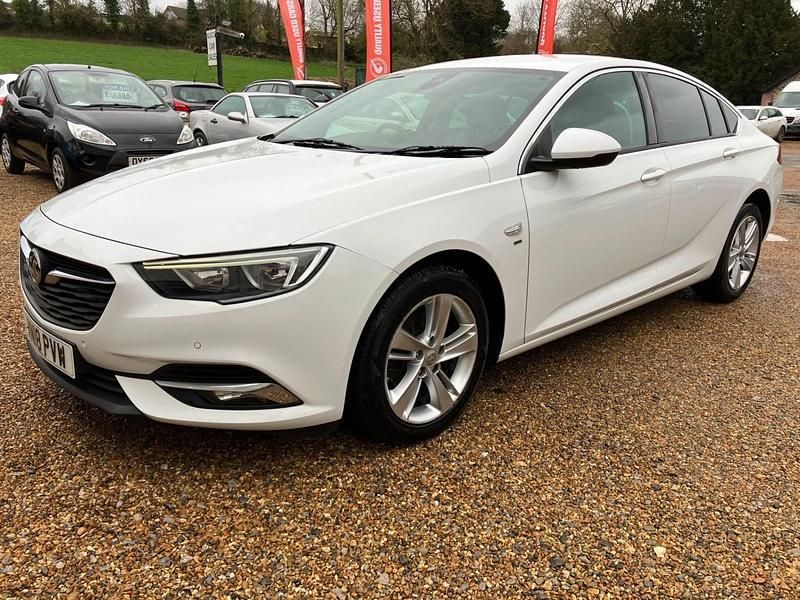 Used Vauxhall Insignia Family 2018 White Hatchback