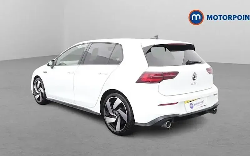 Usado VW Golf VIII GTI 245 CV (180 kW) 2023 Blanco Utilitario